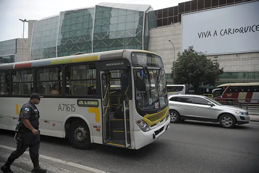 A prefeitura do Rio informou que não concederá o reajuste nas passagens dos ônibus urbanos