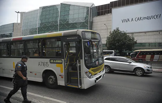 A prefeitura do Rio informou que não concederá o reajuste nas passagens dos ônibus urbanos