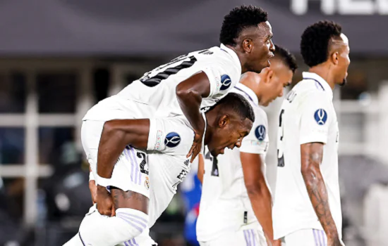 Real Madrid bate Eintracht e ganha a 5ª Supercopa com assistências brasileiras