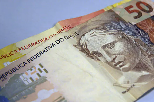 Mercado financeiro eleva projeção da inflação para 6,88%