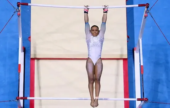 Rebeca Andrade fica fora do pódio nas barras assimétricas do Mundial de Ginástica