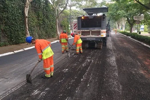 Avenida Fiorelli Peccicacco recebe mais de 2 mil m² de recape em Perus