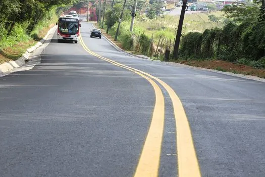 Obra de recapeamento asfáltico é concluída na Avenida Ayrton Senna da Silva e Rua Oscarito