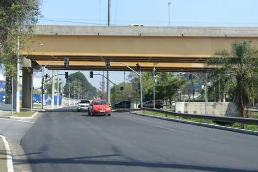 Recapeamento da Av. Robert Kennedy e da Ponte Estaiada avançam em São Bernardo