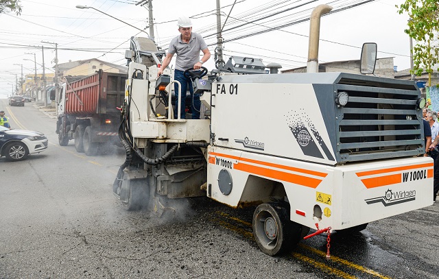 Prefeito Orlando Morando autoriza obras de recapeamento asfáltico no bairro Vila Rosa