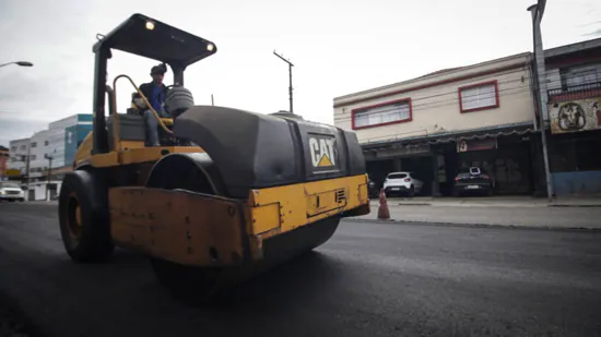 Ribeirão Pires faz recapeamento da Av. Francisco Monteiro