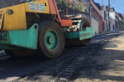 Recapeamento na Vila Aurora, Ribeirão Pires, segue em ritmo acelerado