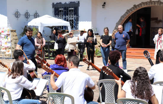 Escola de Música de Ribeirão Pires realizou Recital de Violão e Camerata