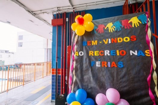 Recreio nas Férias recebe estudantes com atividades de lazer e três refeições diárias