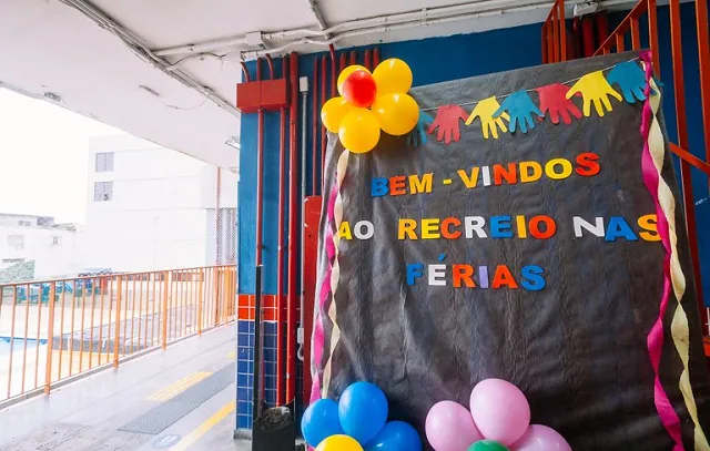 Recreio nas Férias recebe estudantes com atividades de lazer e três refeições diárias