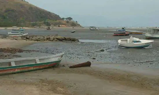 Recuo do mar em Caraguatatuba assustou