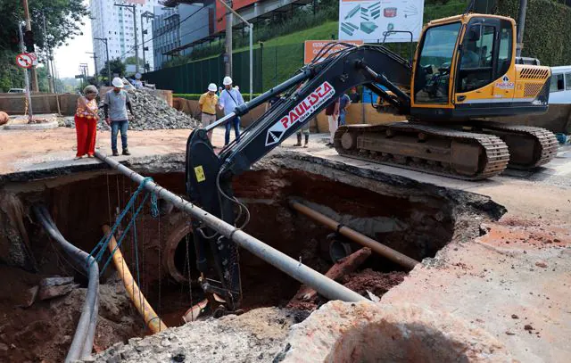 Diadema inicia obra de reparação da Av.Antônio Piranga