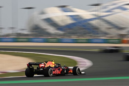 Após “surpresas” no Brasil, Verstappen inicia treinos no Catar com total domínio