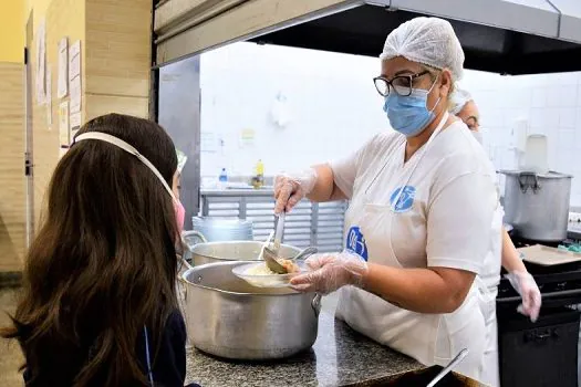 Prefeitura de SP garante mais de 92 mil refeições a estudantes durante recesso escolar