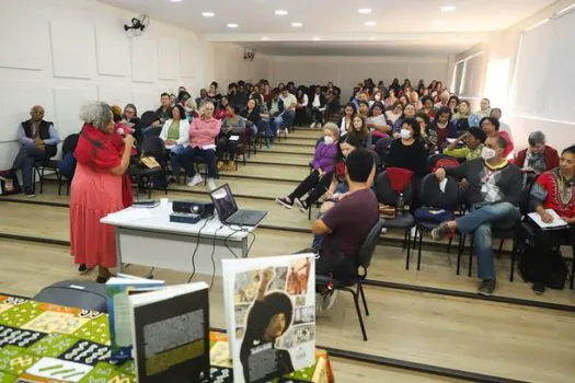 Ministra Matilde Ribeiro traz reflexão sobre racismo a servidores de Diadema