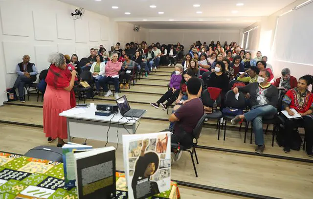 Ministra Matilde Ribeiro traz reflexão sobre racismo a servidores de Diadema