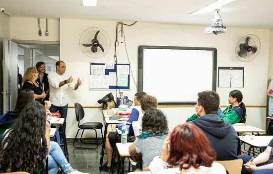 Auricchio visita turmas de reforço em escola da rede municipal de ensino