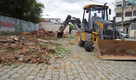 Ribeirão Pires reforma área de desembarque de alunos da E.M. Eng. Carlos Rohm