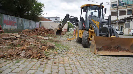 Ribeirão Pires reforma área de desembarque de alunos da E.M. Eng. Carlos Rohm