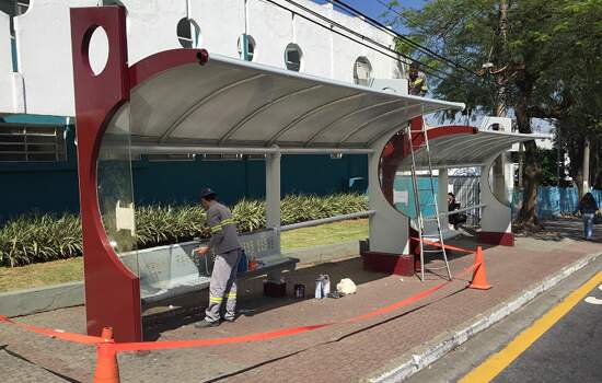 Todos os abrigos de pontos de ônibus na Avenida Goiás serão revitalizados