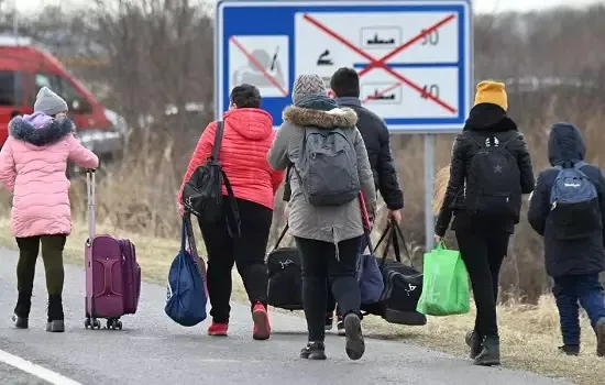 Número de refugiados da guerra na Ucrânia ultrapassa 2 milhões