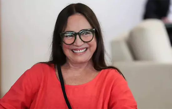 Globo oficializa saída de Regina Duarte da emissora