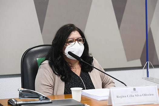 Regina Célia diz que nunca sofreu pressão em relação ao processo da Covaxin