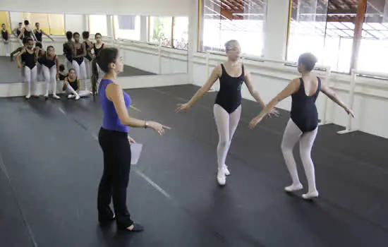 Ribeirão Pires iniciará rematrículas de alunos do curso gratuito de Ballet Clássico