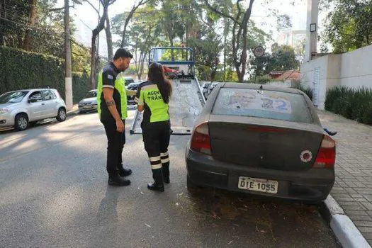 Remoção de carros abandonados em Diadema já está em curso