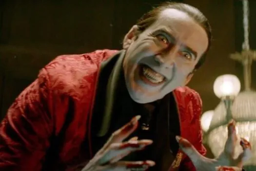 Perfeito como conde Drácula, Nicolas Cage exagera e diverte