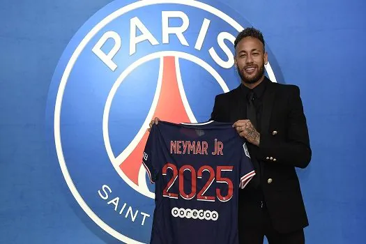 Paris Saint-Germain anuncia renovação de contrato de Neymar até 2025