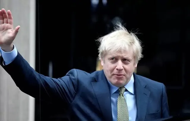 Boris Johnson deixa o cargo de deputado no Reino Unido e evita suspensão