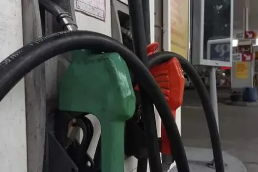 Reoneração da gasolina está prevista para começo de março, diz Receita