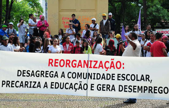 Entre as escolas que tiveram o fechamento de turmas iniciais neste ano