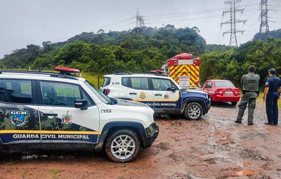 GCM de São Bernardo resgata turistas perdidos em trilha na Serra do Mar