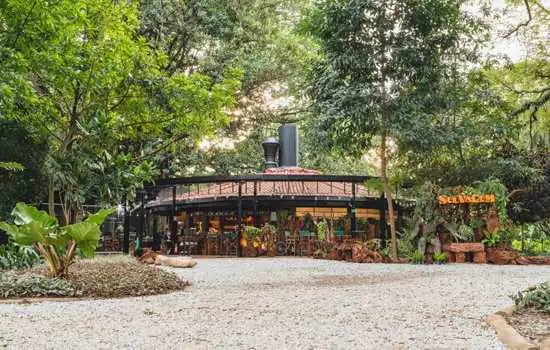 Arquitetura e paisagismo dão o tom no Restaurante Selvagem