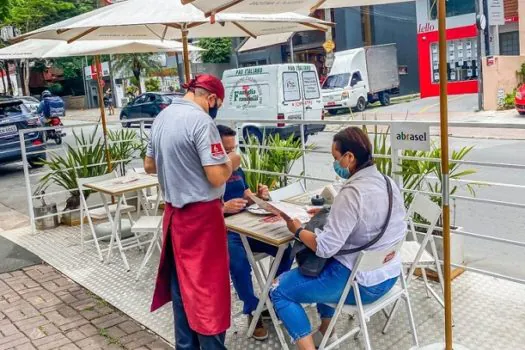 Prefeitura prorroga até julho isenção de taxas a bares e restaurantes do Ruas SP