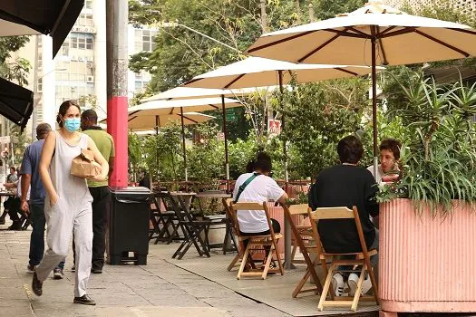 Prefeitura prorroga por 180 dias isenção de taxas para bares e restaurantes do Projeto Rua