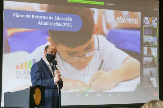 SP apresenta programa de volta às aulas na rede estadual a 645 prefeitos