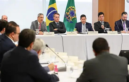 Palavrões e ameaças em reunião ministerial