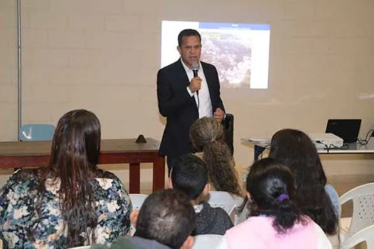 Comunidade se reúne para debater projeto de urbanização