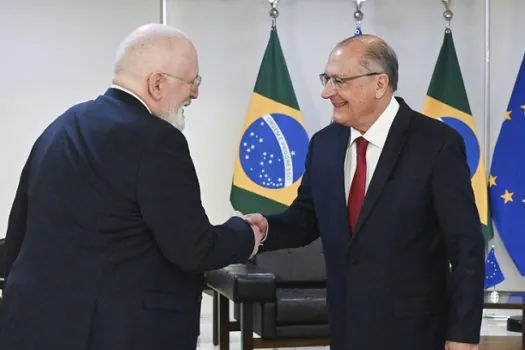 Presidente em exercício, Geraldo Alckmin recebe alto executivo da União Europeia