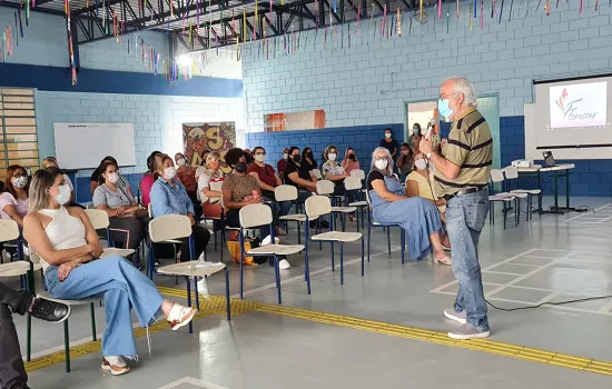 Clóvis Volpi reafirma compromisso com Piso Nacional de Professores e sinaliza melhorias