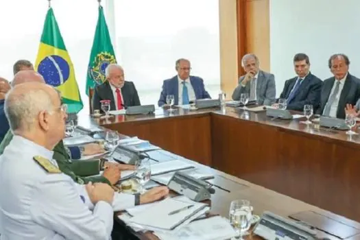 Lula quis renovar confiança nas Forças, diz Múcio após reunião com comandantes