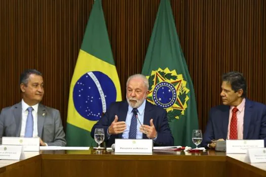 “Não podemos ficar chorando o dinheiro que falta”, diz Lula