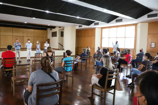 Prefeito de São Caetano realiza reunião com professores do PEC