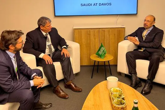 Davos: Tarcísio de Freitas discute financiamento de projetos para diversas áreas