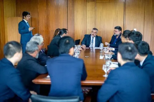 Ministro Paulo Pimenta recebe empresários chineses