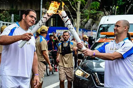 Tocha paralímpica chega a São Paulo e ex-paratleta inicia revezamento