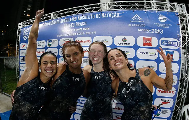 Revezamento 4×200 metros feminino alcança índice para o Mundial no Troféu Brasil